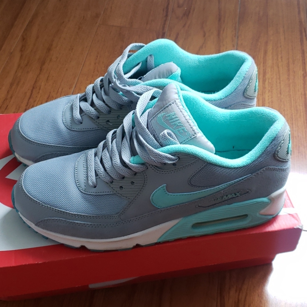 Nike Air Max 90 Essential